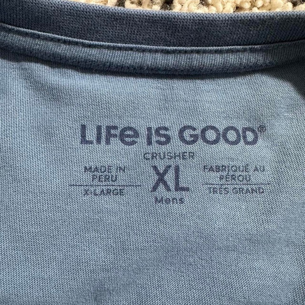Life is Good Blue long sleeve Men'shirt with graphic 'HAPPY HOWLIDAYS' - Picture 6 of 6